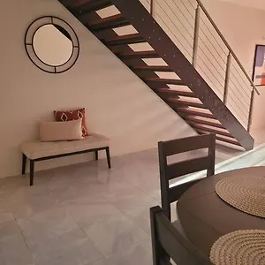 Tranquil 2 Bedroom Townhouse In Holiday home Discovery Bay